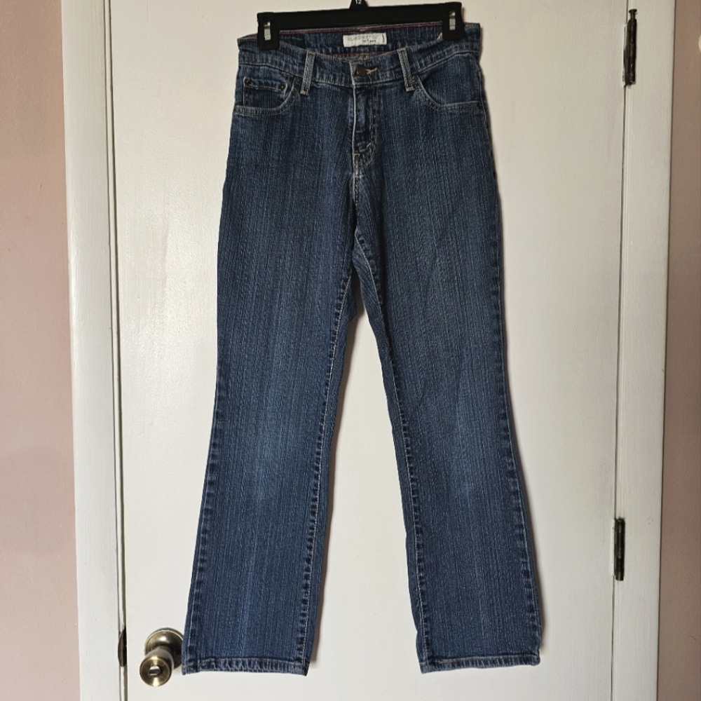 Levi's 550 Relaxed Bootcut Western Comfy Flattering Midrise Cropped Jeans
